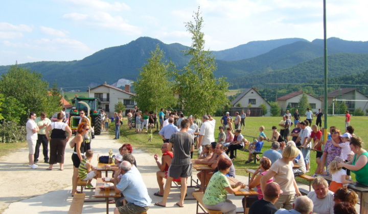 3. fotografia fotogalérie Odovzdanie obecného traktora