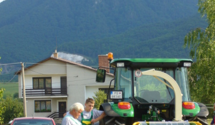 19. fotografia fotogalérie Odovzdanie obecného traktora