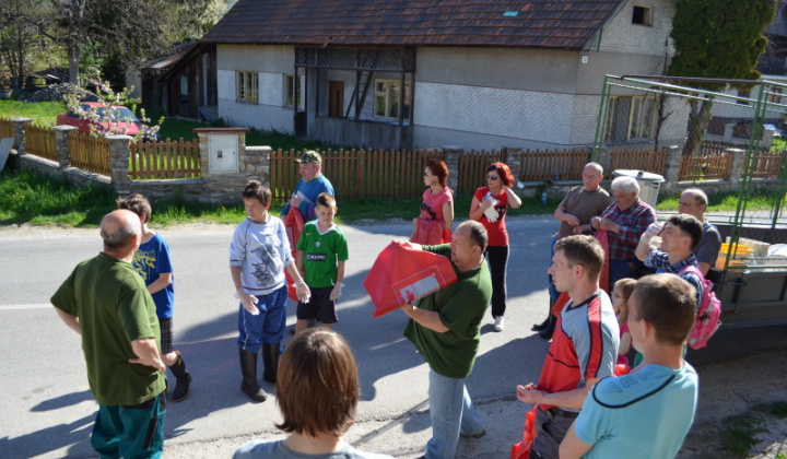 6. fotografia fotogalérie Čistenie obce 28.04.2012