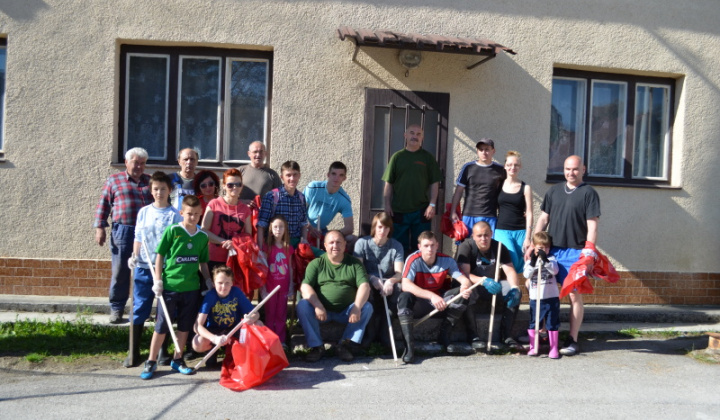 7. fotografia fotogalérie Čistenie obce 28.04.2012