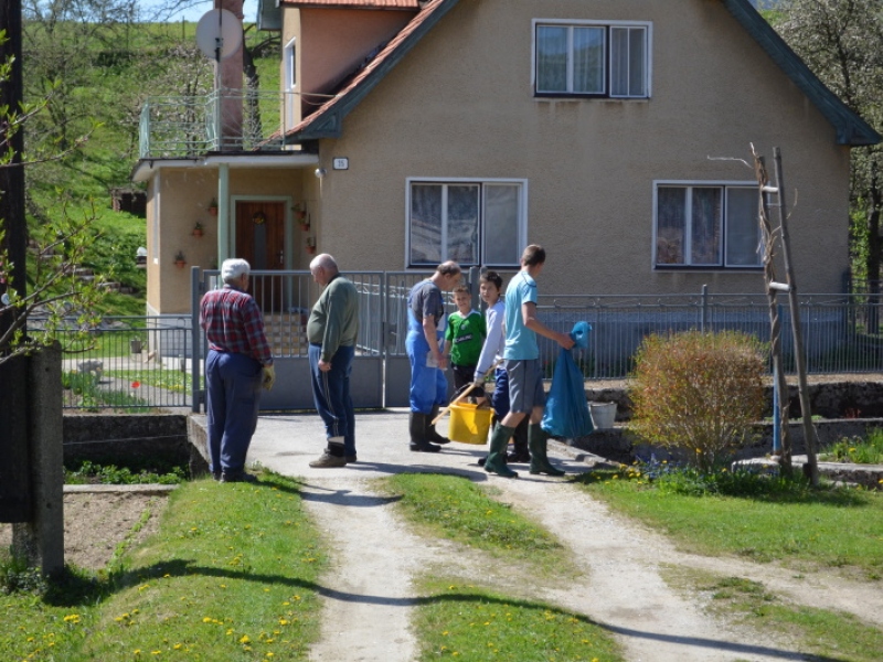 Čistenie obce 28.04.2012