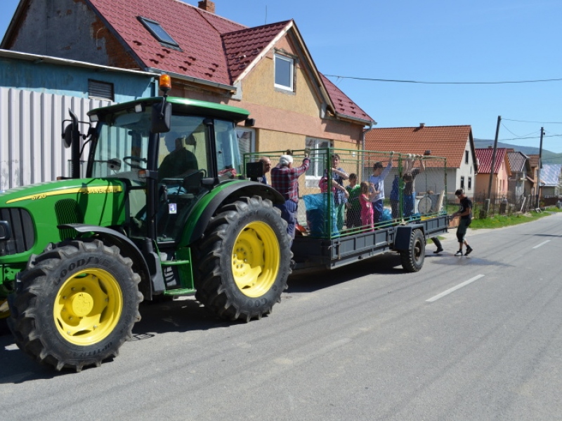 Čistenie obce 28.04.2012